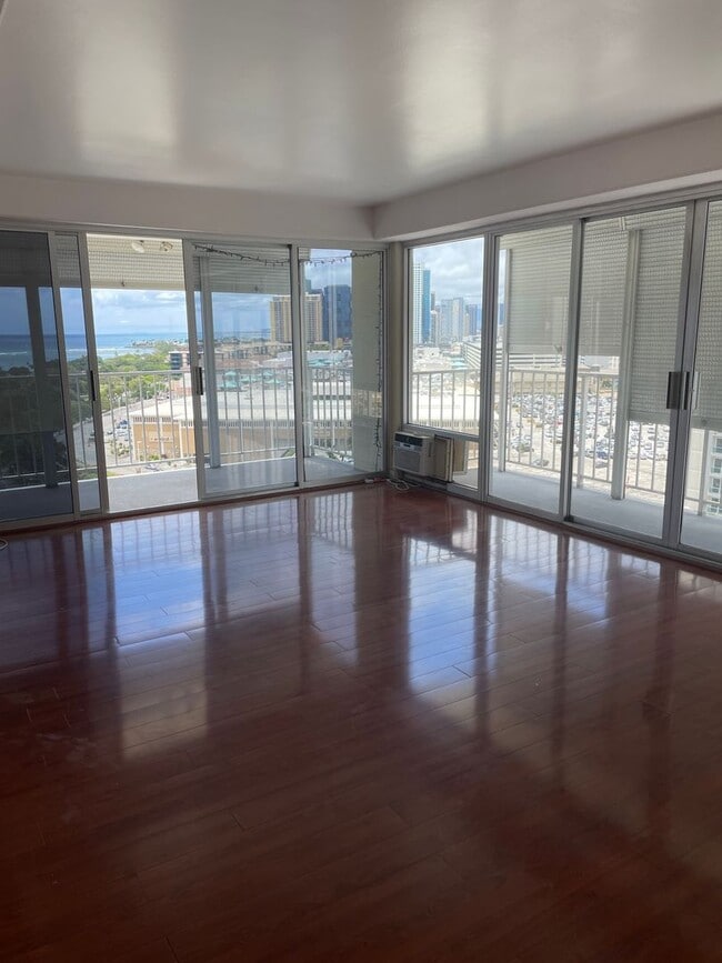 Building Photo - Ala Moana 2 Bedroom with Ocean Views