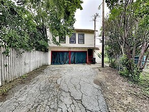 Building Photo - 3333 W 6th St