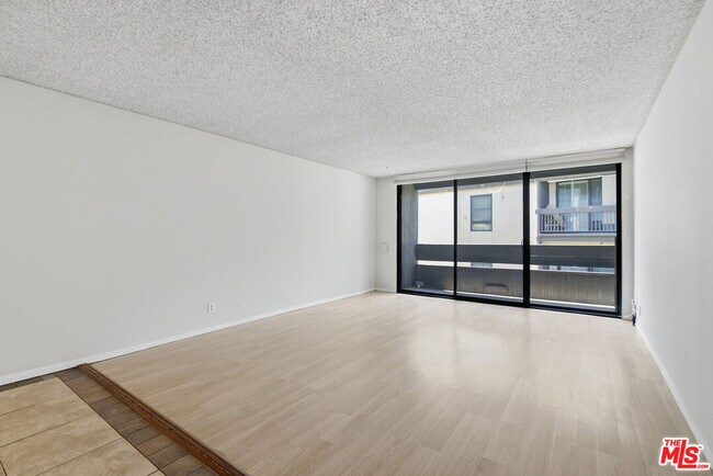 Building Photo - 7777 W 91st St