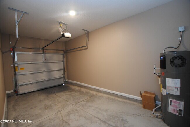 Building Photo - 9868 Fiddleback Ln