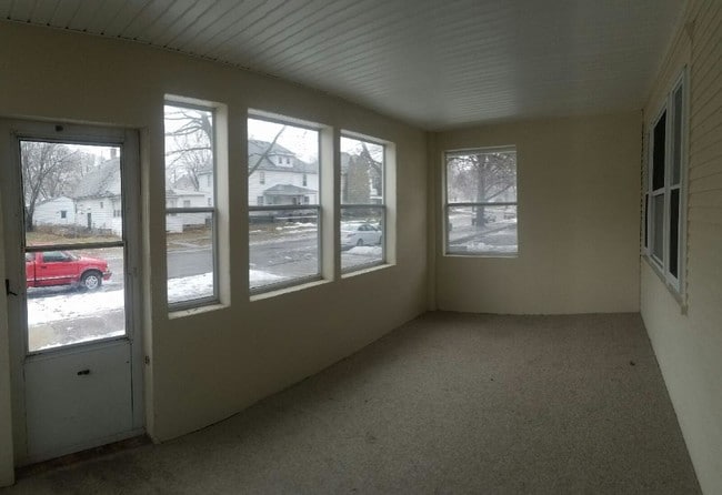 Foto del edificio - 1134 Bertch Ave