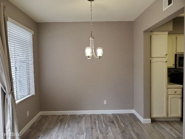 Building Photo - 2 br, 2.5 bath Townhome - 13343 Kibbings Rd