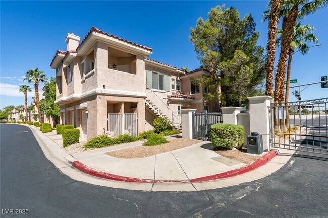 Building Photo - 251 S Green Valley Pkwy