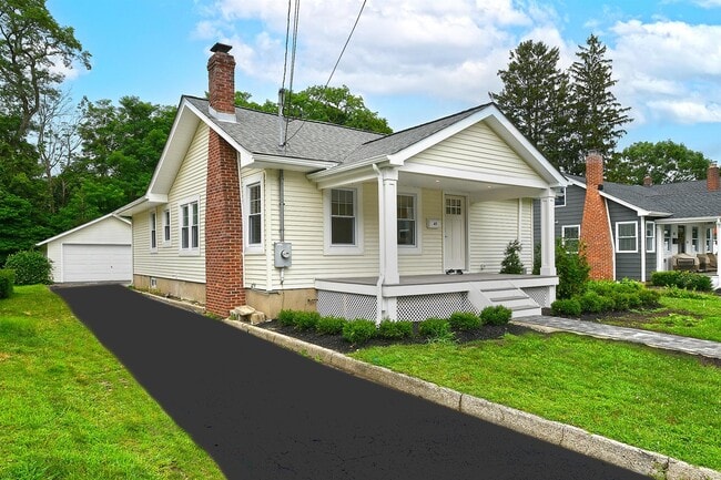 Building Photo - 65 Willow Ave