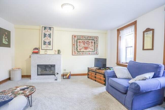 Building Photo - 2101 N Clifton Ave