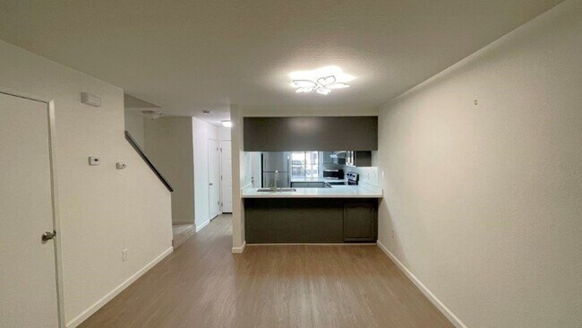 Foto del edificio - Martinez Beautiful 2 bedroom 1.5 bath unit...