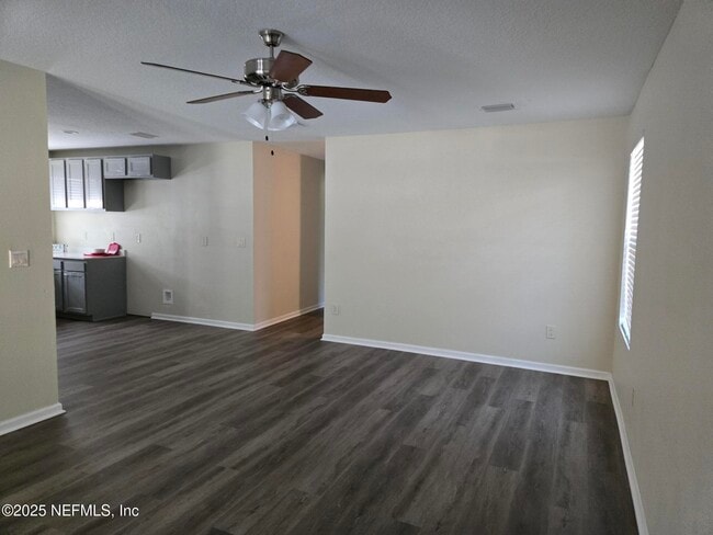 Building Photo - 5738 Moncrief Rd