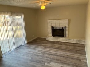 Building Photo - 25 Acacia Dr