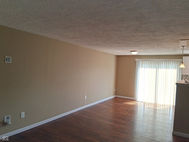 Building Photo - 8307 Castle Farms Rd