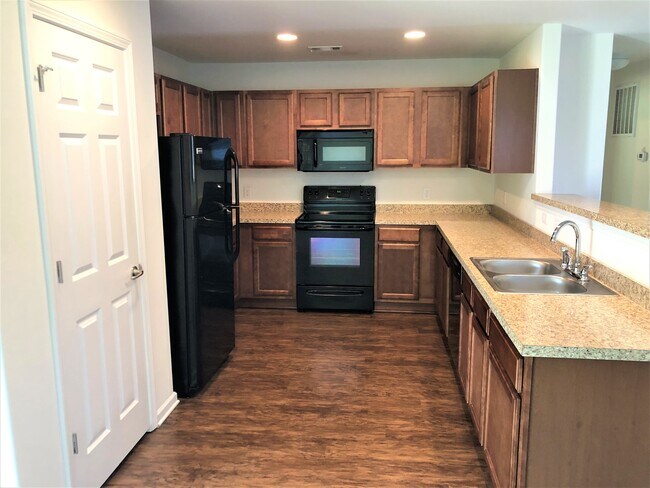 Building Photo - 79 Braxton Manor Dr