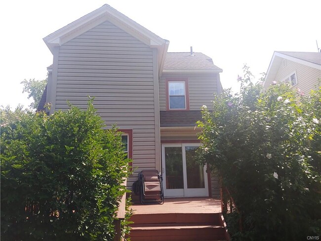 Building Photo - 232 Nichols Ave