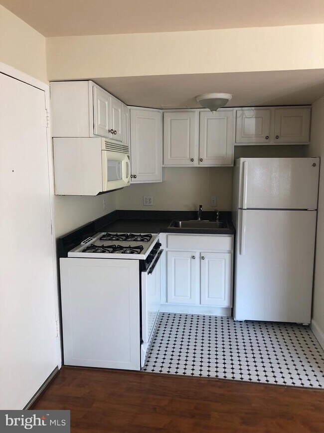 Foto del edificio - 1420 Clifton St NW