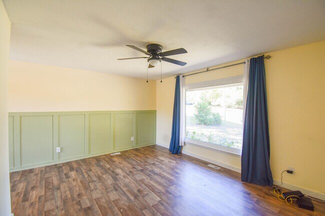 Foto del edificio - 3 Bedroom 2 Bathroom with Pool and Hot Tub!