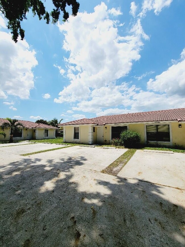 Building Photo - 12785 Peconic Ct