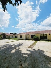 Building Photo - 12785 Peconic Ct