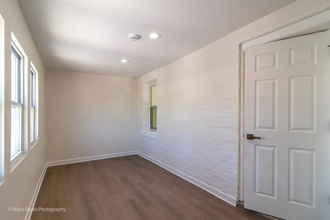 Foto del edificio - 7341 S Maryland Ave