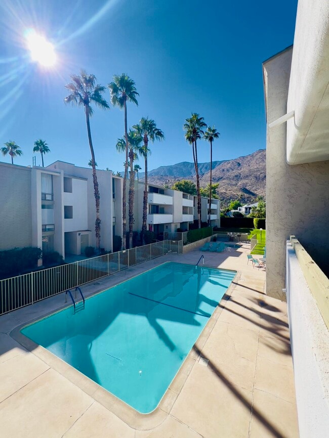 Building Photo - 251 E La Verne Way