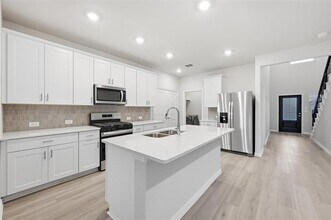 Building Photo - 1720 Arches Rd