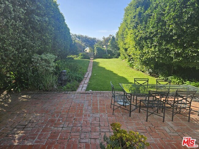 Foto del edificio - 30838 Broad Beach Rd