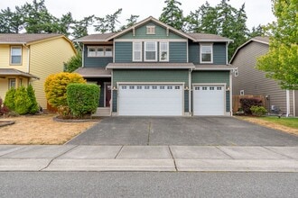 Building Photo - 1743 SW Downfield Way