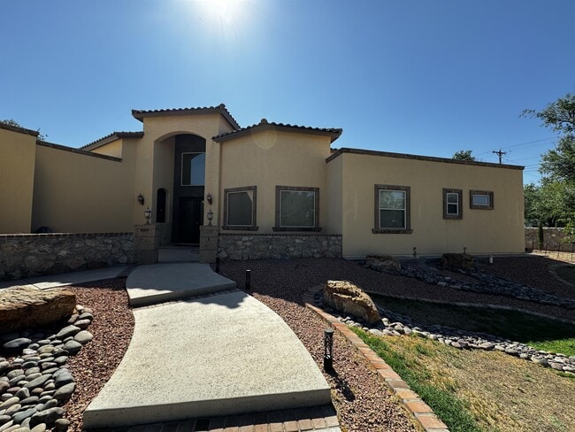Building Photo - 5200 Garden Vly