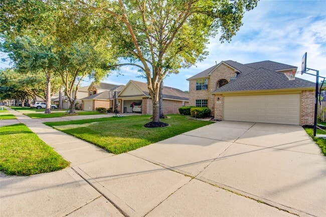 Foto del edificio - 5010 Moss Garden Ln