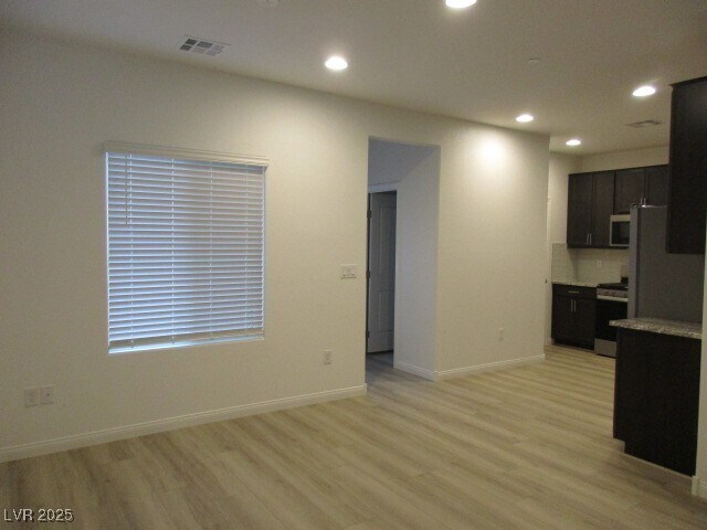 Building Photo - 98 Golden Aria Ave