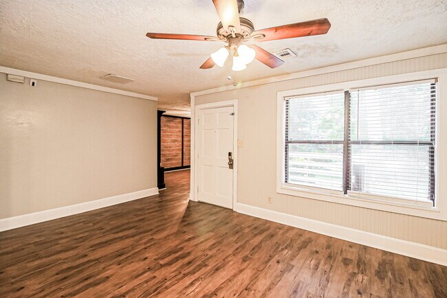Building Photo - 7970 Norris Lake Rd