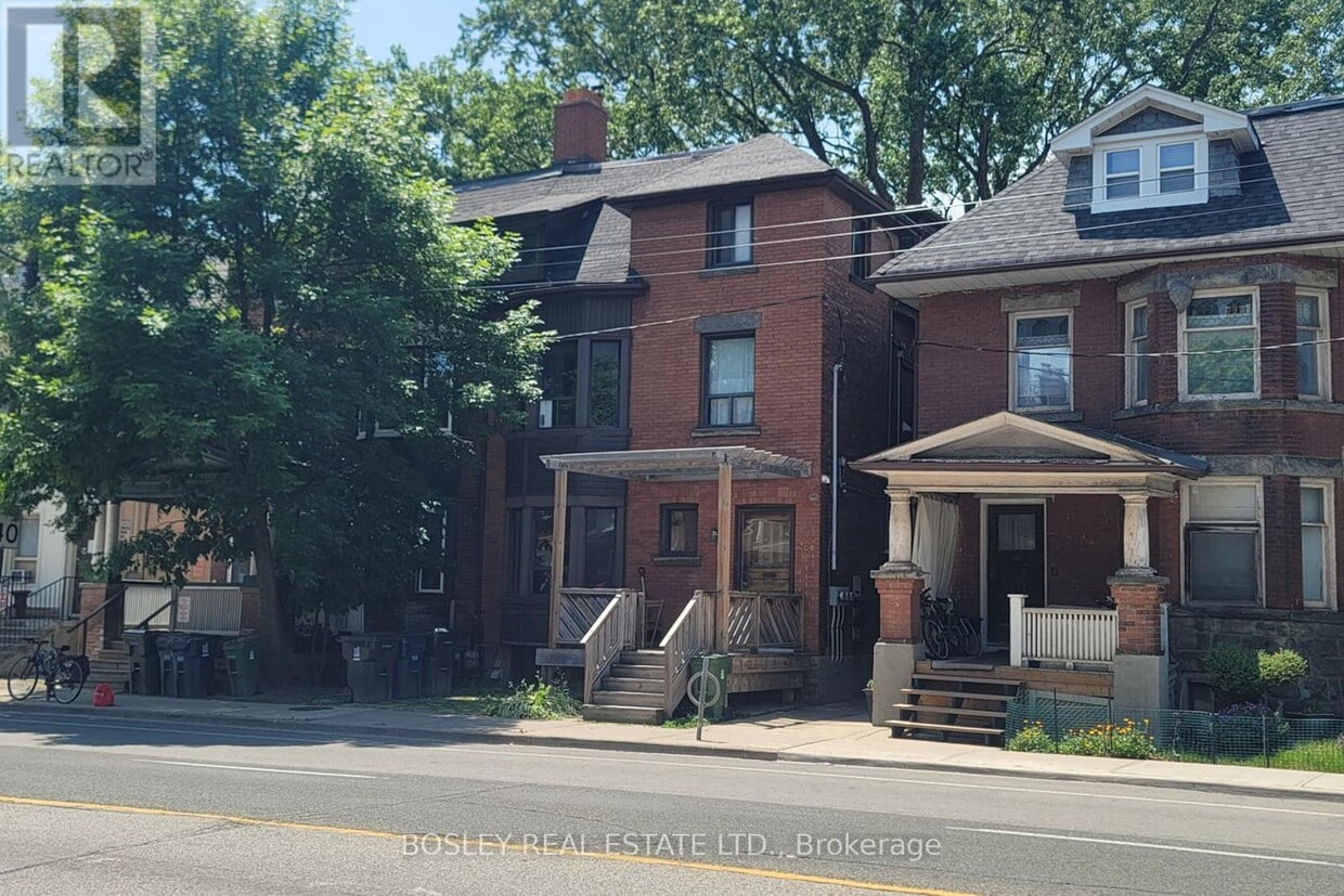 Primary Photo - 166-166 Spadina Rd