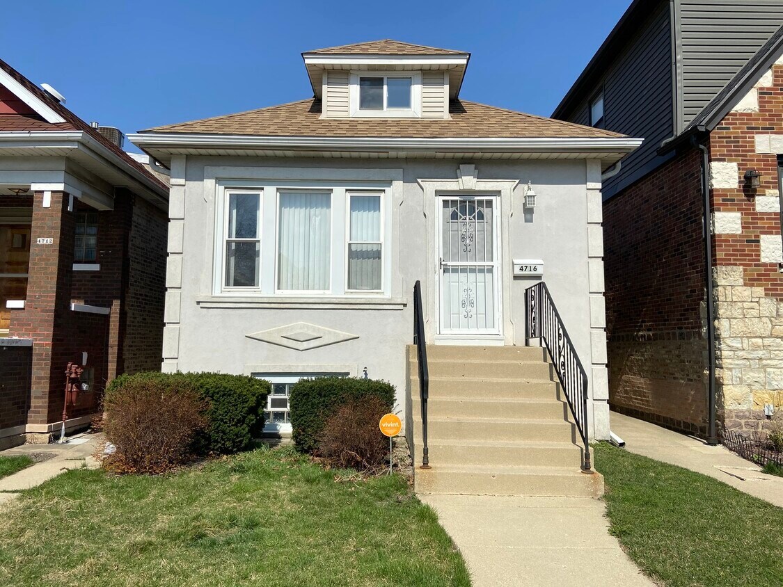 Primary Photo - 4716 N Kewanee Ave