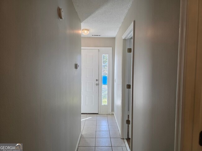 Foto del edificio - 102 Towne Pk Dr