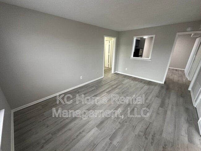 Foto del edificio - 812 Saddlewood St