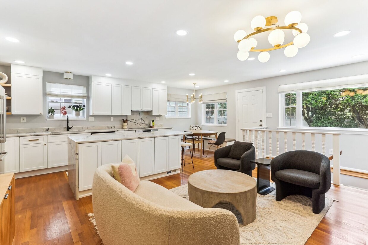 Foto principal - Lovely 3br/3ba home minutes from Downtown ...