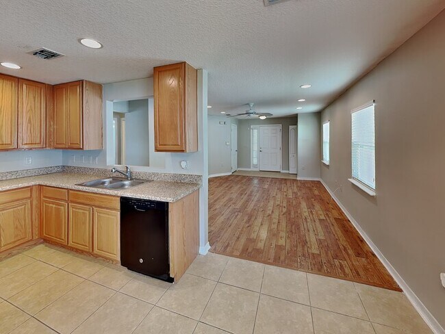 Foto del edificio - 1043 Bethpage Rd