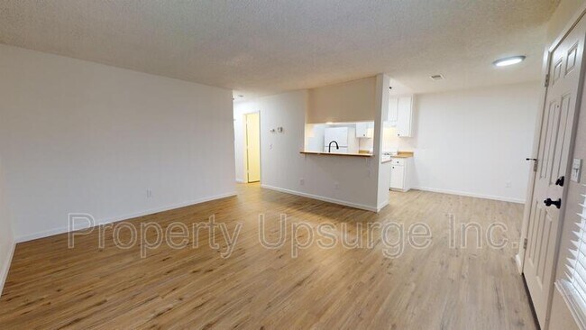 Building Photo - 2128 Branstetter Ln