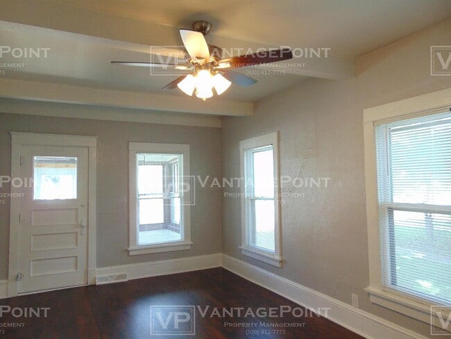 Building Photo - 902 Lawe St