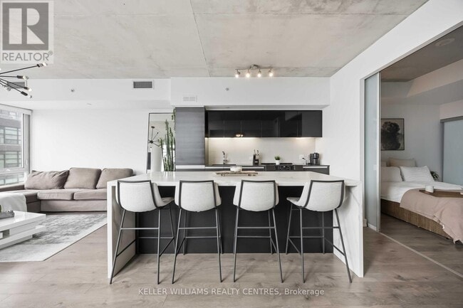 Building Photo - 1190 Dundas St E