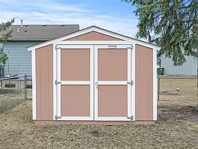 Building Photo - Real Home