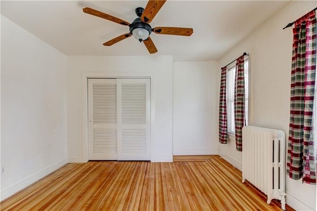 Building Photo - 577 Spring St