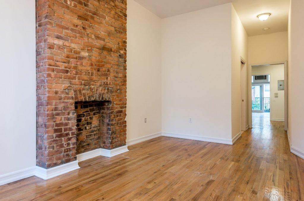 Primary Photo - 146 N 9th St