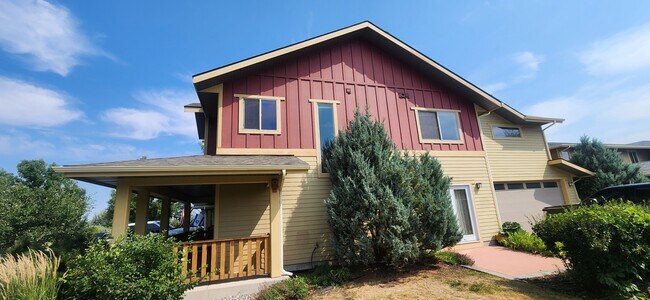 Foto del edificio - 74 N Hanley Ave