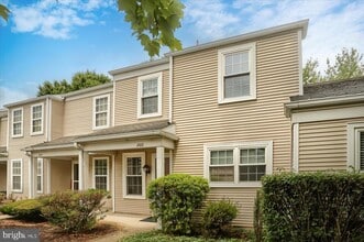 Building Photo - 802 Cambridge Ct
