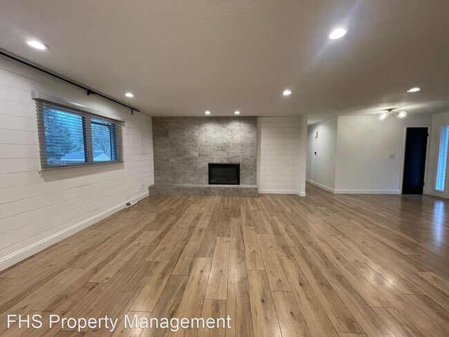 Building Photo - 4 br, 3 bath House - 1525 S Charing