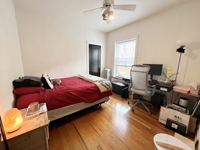 Building Photo - 1703 Catalpa