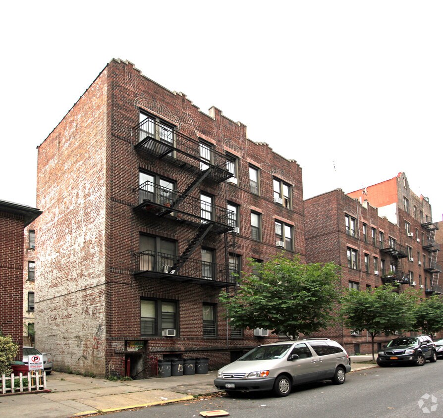 Foto principal - 1350 E 18th St