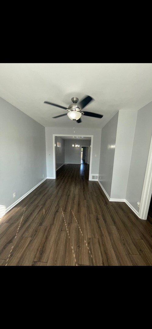 Foto del edificio - 4711 N Kenton Ave