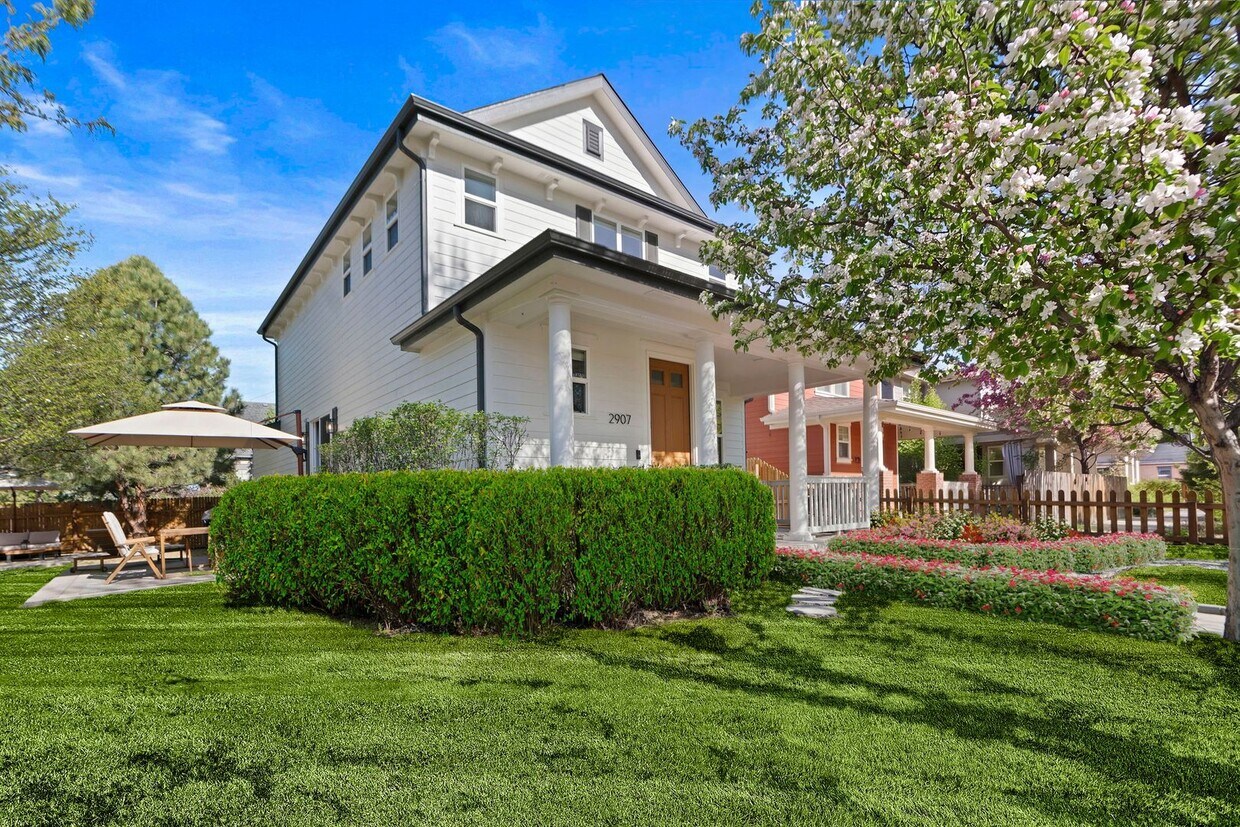 Central Park Prime Location Home - 3 Bed, 3 Bath, 2 Car Attached Garage - Central Park Prime Location Home - 3 Bed, 3 Bath, 2 Car Attached Garage