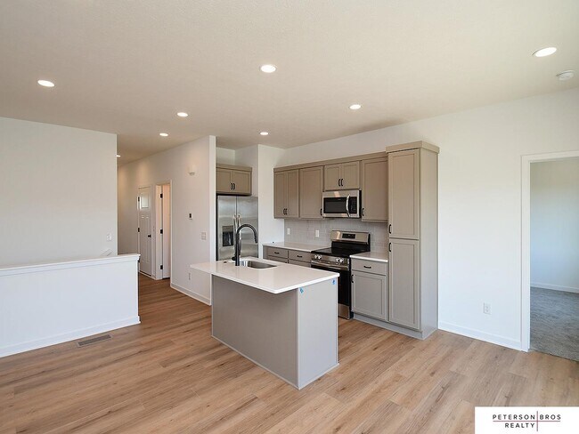 Building Photo - 14806 Bruning St