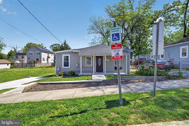 Photo - 505 69th St House