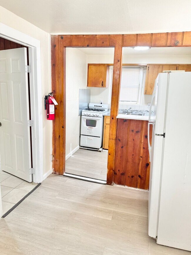 Foto del edificio - 1 Bedroom with Den Available Now